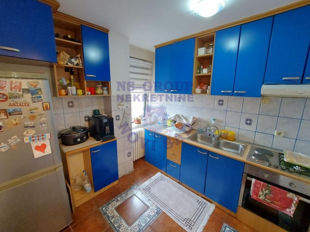 Slika 6 - Trosoban, 84m2, Bulevar oslobođenja Novi Sad, sa terasom, ima lift