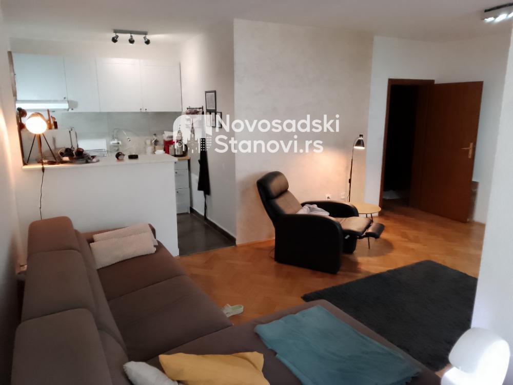 Slika 2 - Vlasnik prodaj stan na Grbavici, Lasla Gala