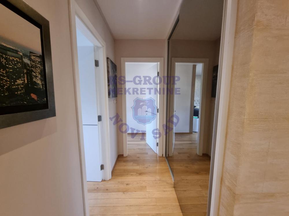 Slika 11 - Odličan četvorosoban stan u centru grada!