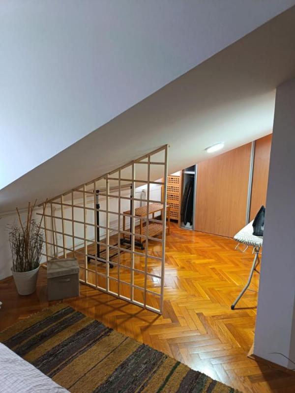 Slika 2 - Dvosoban dupleks stan Cara Dušana