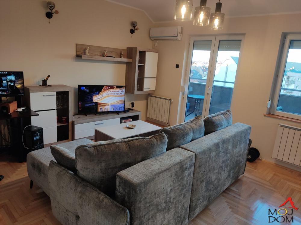 Slika 3 - Stan,NOVI SAD,BULEVAR EVROPE,kv: 54, € 144200, ID: 1031718