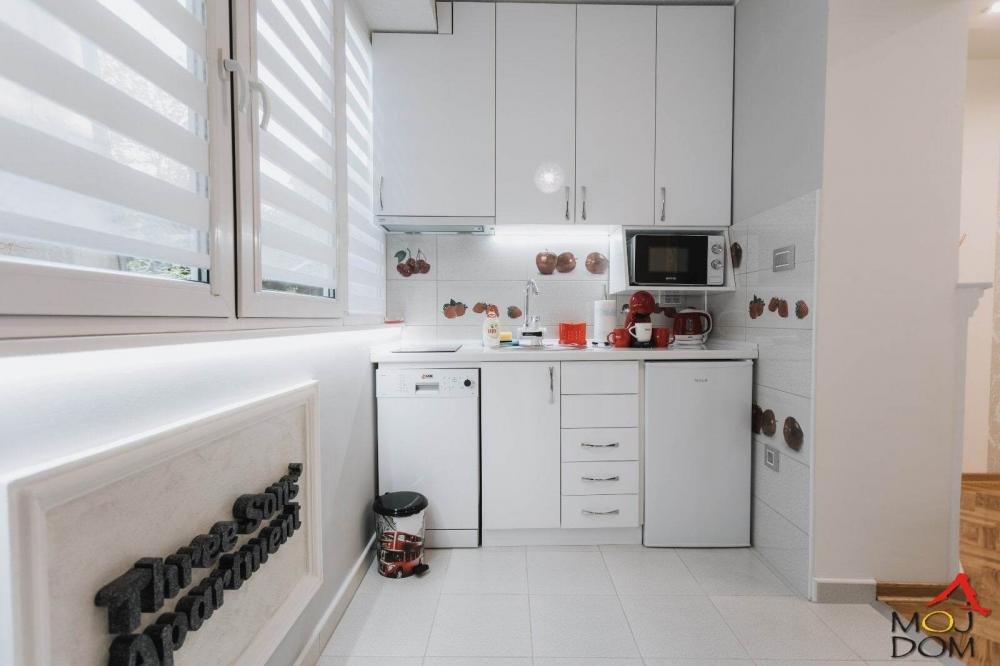 Slika 9 - Stan,NOVI SAD,CENTAR,kv: 38, € 154500, ID: 1031705