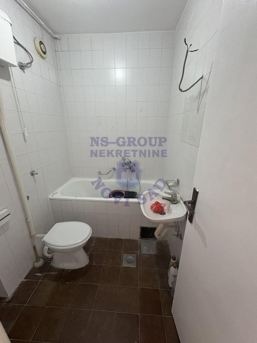 Slika 9 - Dvosoban, 59m2, Novo naselje Novi Sad, sa terasom, sa parkingom