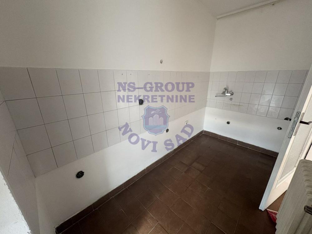 Slika 8 - Dvosoban, 59m2, Novo naselje Novi Sad, sa terasom, sa parkingom