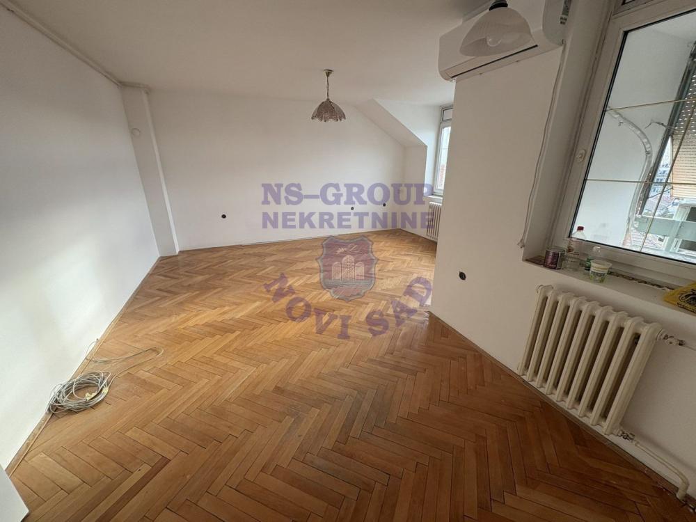 Slika 4 - Dvosoban, 59m2, Novo naselje Novi Sad, sa terasom, sa parkingom