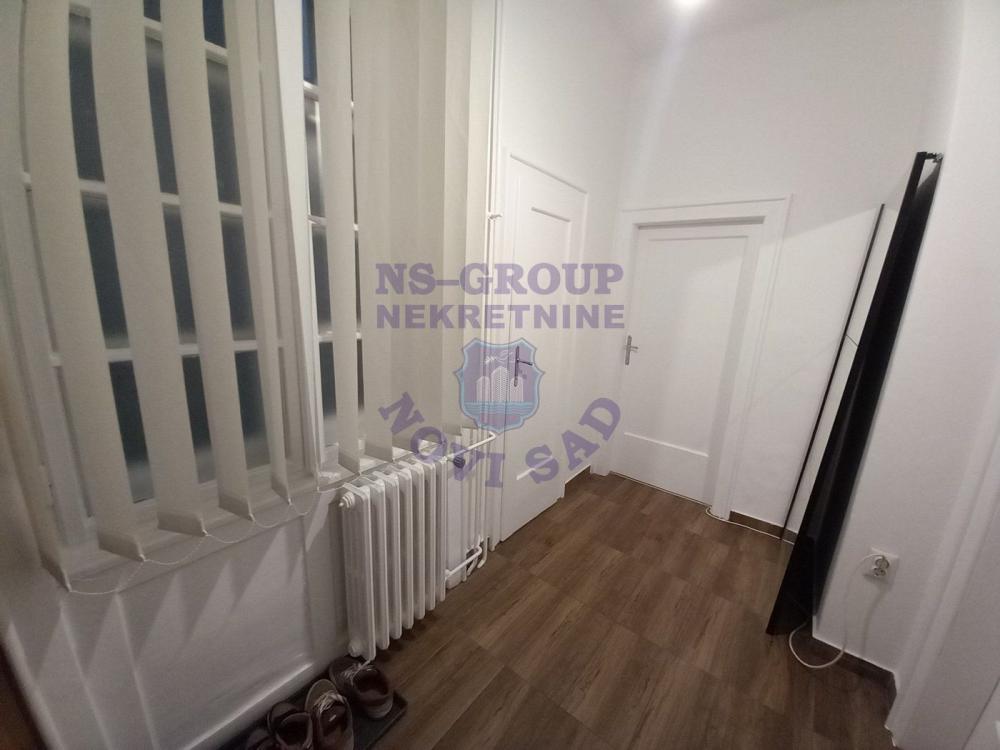 Slika 3 - Dvosoban, 56m2, Novosadski kej Novi Sad, sa terasom, sa parkingom