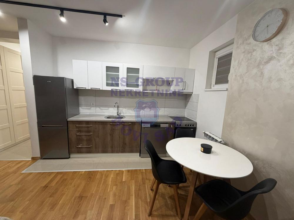 Slika 1 - Odličan dvosoban stan na Somborskom bulevaru