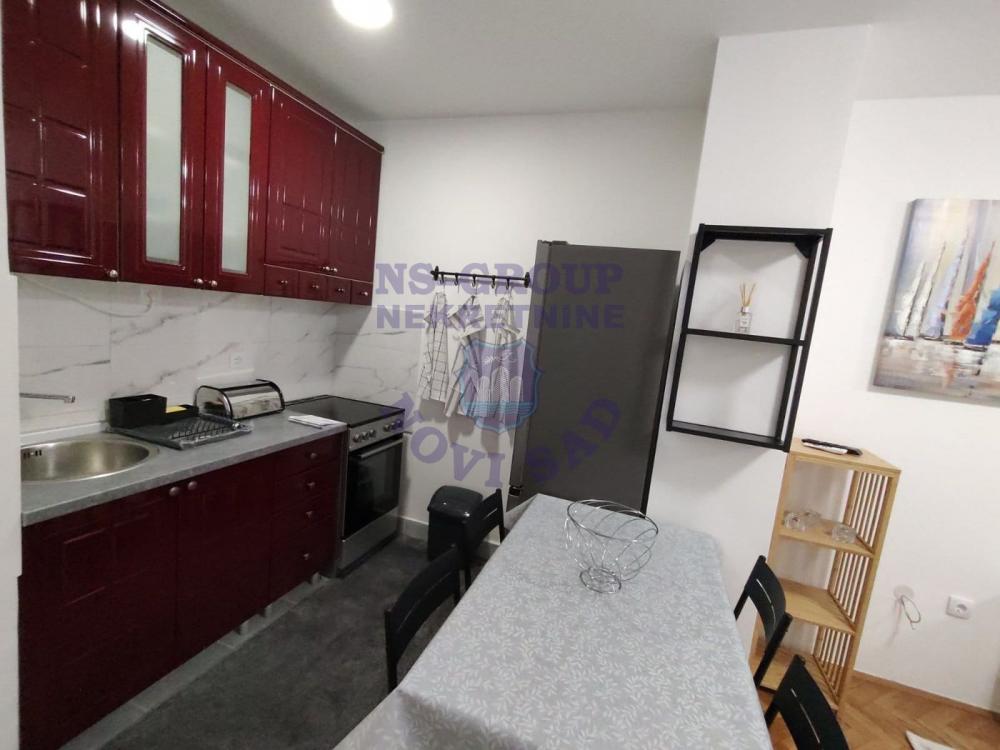 Slika 5 - Prodaja stana, Podbara Novi Sad, sa terasom, ima lift