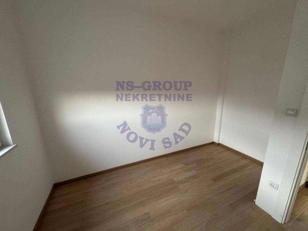 Slika 2 - Odlican dvoiposoban stan na Adicama 