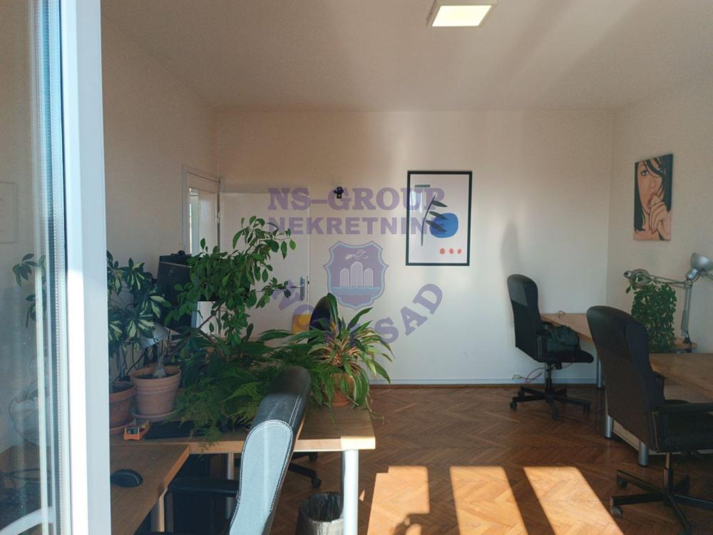 Slika 2 - Odlican trosoban stan u centru grada!