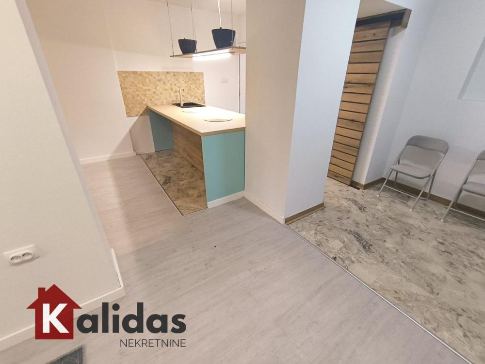 Slika 1 - Stan,NOVI SAD,CENTAR,kv: 37, € 118000, ID: 1008544