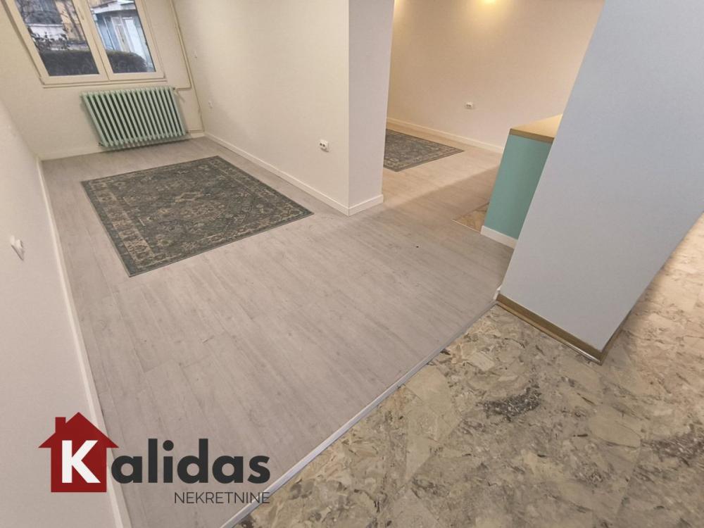 Slika 11 - Stan,NOVI SAD,CENTAR,kv: 37, € 118000, ID: 1008544