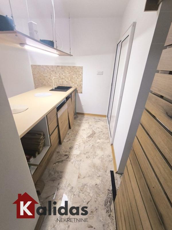 Slika 9 - Stan,NOVI SAD,CENTAR,kv: 37, € 118000, ID: 1008544