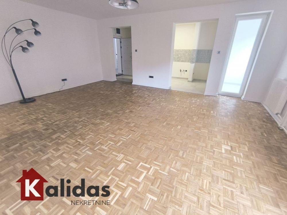 Glavna slika -Stan,NOVI SAD,CARA DUŠANA,kv: 64, € 193500, ID: 1008546