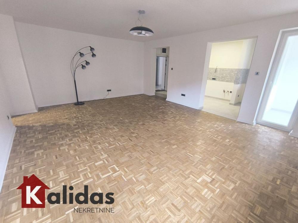 Slika 1 - Stan,NOVI SAD,CARA DUŠANA,kv: 64, € 193500, ID: 1008546