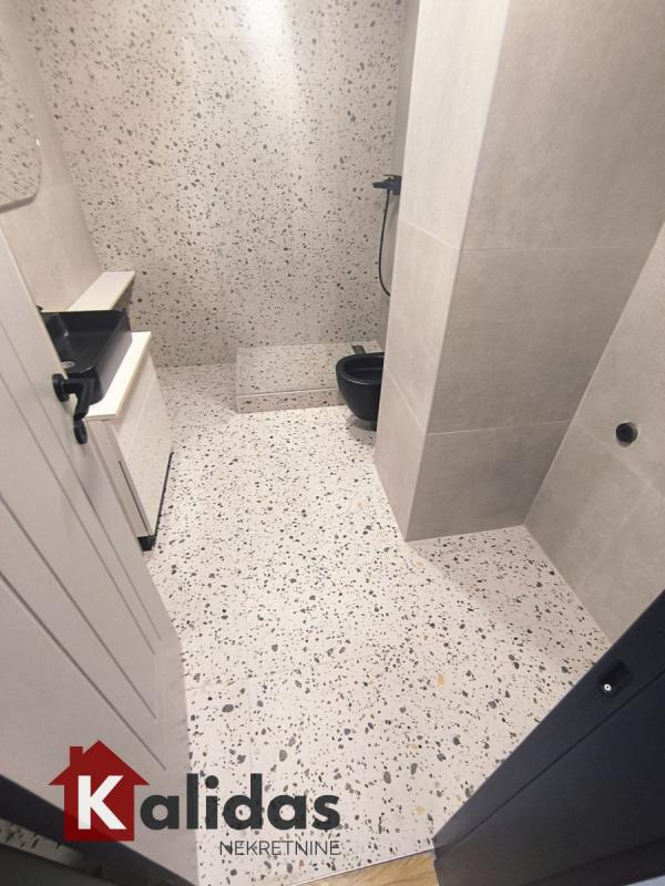 Slika 3 - Stan,NOVI SAD,CARA DUŠANA,kv: 64, € 193500, ID: 1008546