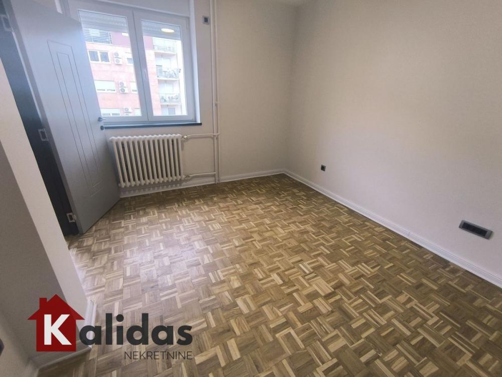 Slika 6 - Stan,NOVI SAD,CARA DUŠANA,kv: 64, € 193500, ID: 1008546