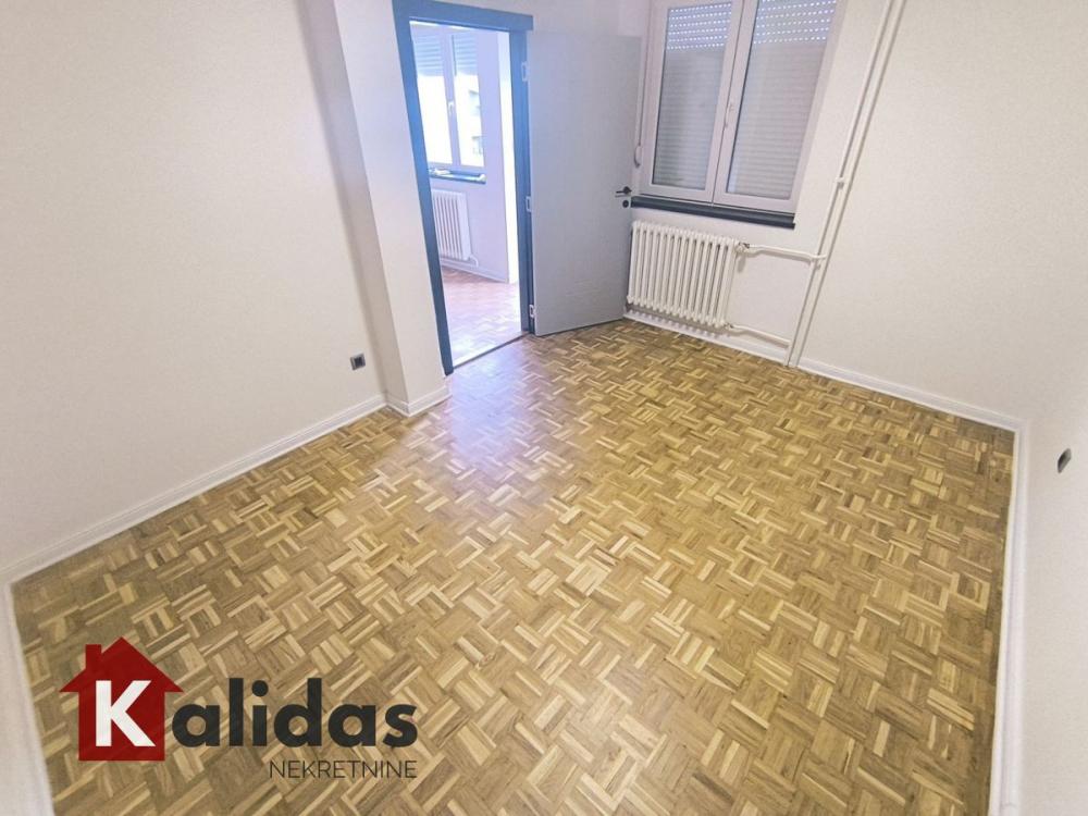 Slika 5 - Stan,NOVI SAD,CARA DUŠANA,kv: 64, € 193500, ID: 1008546