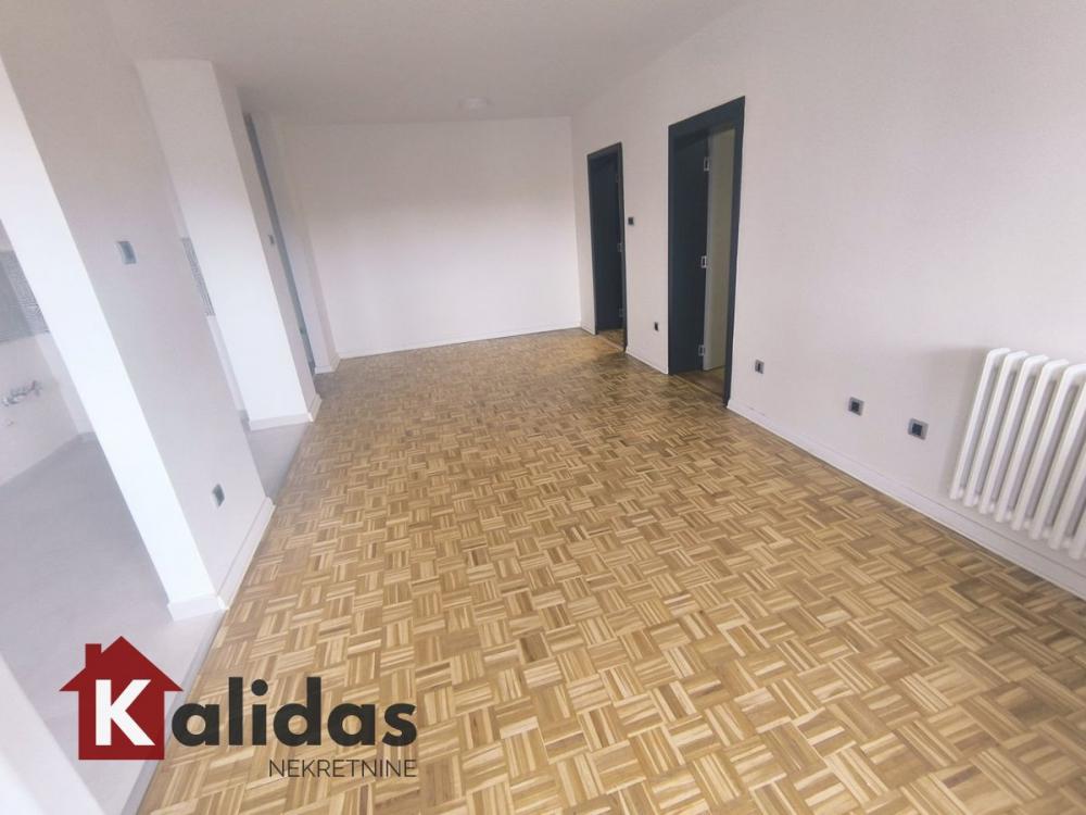 Slika 2 - Stan,NOVI SAD,CARA DUŠANA,kv: 55, € 161450, ID: 1008545