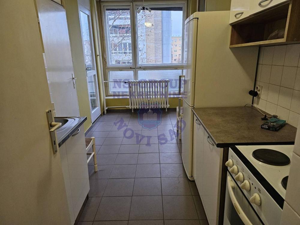 Slika 5 - Troiposoban, 85m2, Liman 3 Novi Sad, sa terasom, ima lift