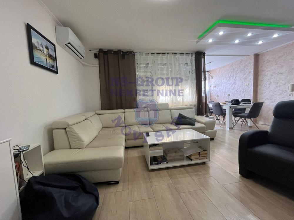 Glavna slika -Fenomenalan četvorosoban stan na Limanu 2