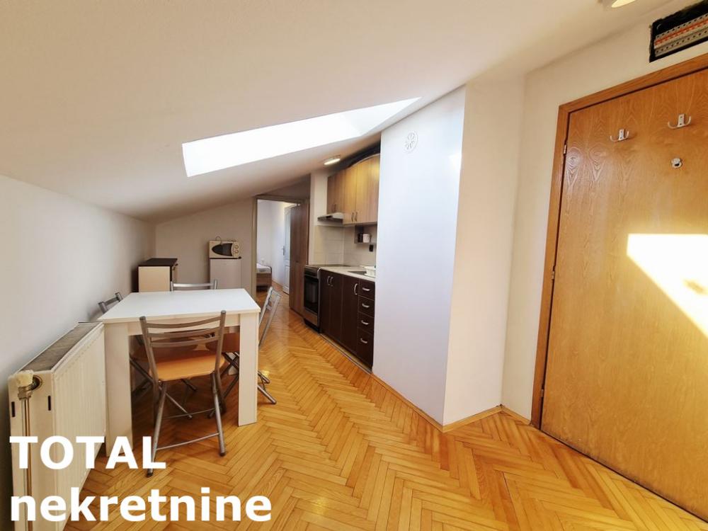 Slika 4 - Stan,NOVI SAD,BULEVAR,kv: 37.00, € 96000, ID: 1102190