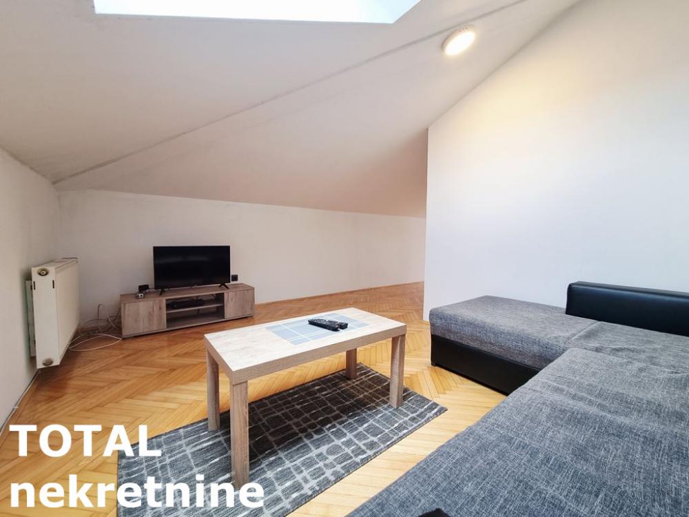 Slika 2 - Stan,NOVI SAD,BULEVAR,kv: 37.00, € 96000, ID: 1102190