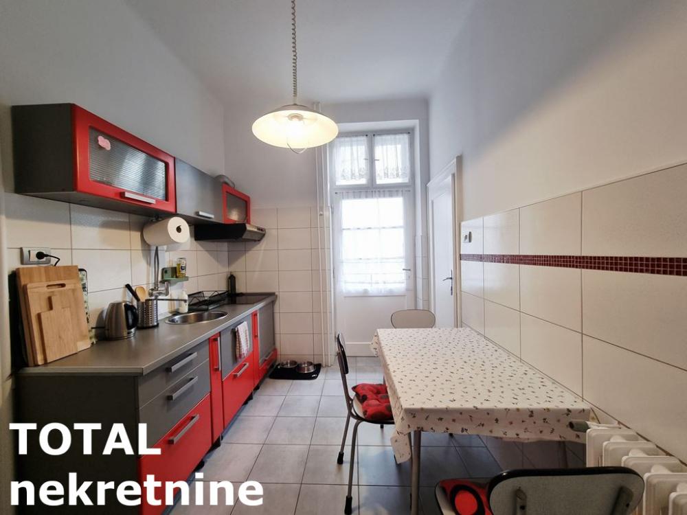 Slika 9 - Stan,NOVI SAD,CENTAR,kv: 56.00, € 190400, ID: 1102108