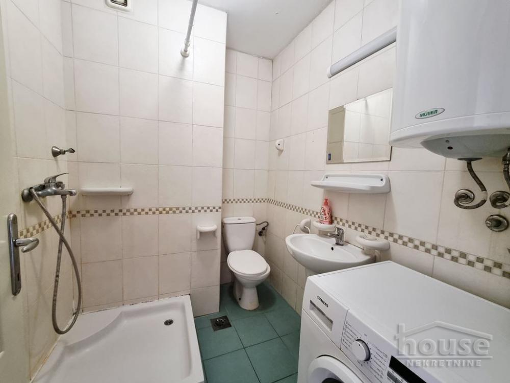 Slika 9 - Stan,NOVI SAD,BULEVAR,kv: 37.00, € 96000, ID: 1065342