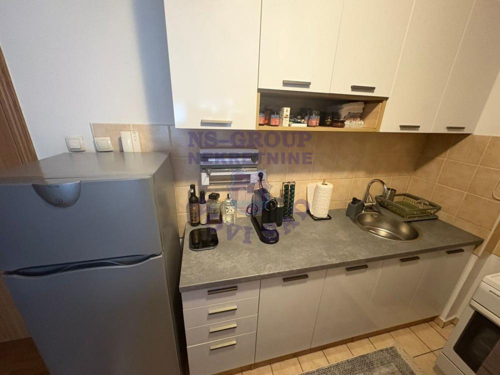 Slika 4 - Prodaja stana, 27m2, Bulevar Evrope Novi Sad, sa terasom, ima lift