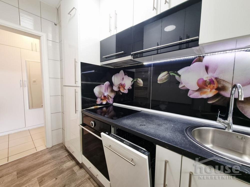 Slika 10 - Stan,NOVI SAD,BULEVAR EVROPE,kv: 81.00, € 166000, ID: 1065195