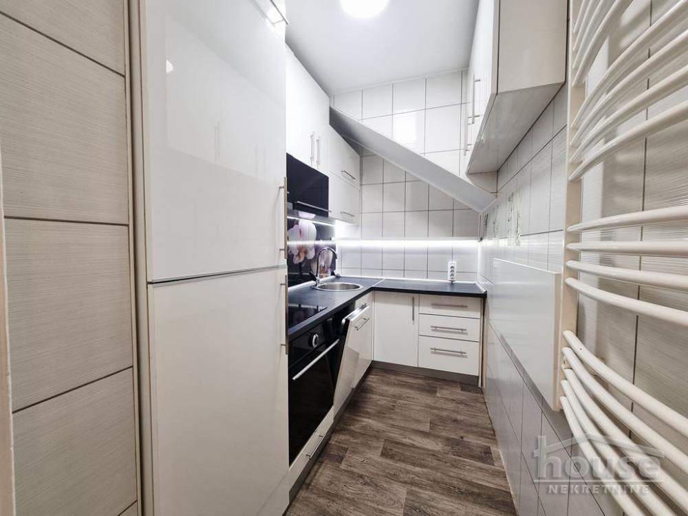 Slika 9 - Stan,NOVI SAD,BULEVAR EVROPE,kv: 81.00, € 166000, ID: 1065195