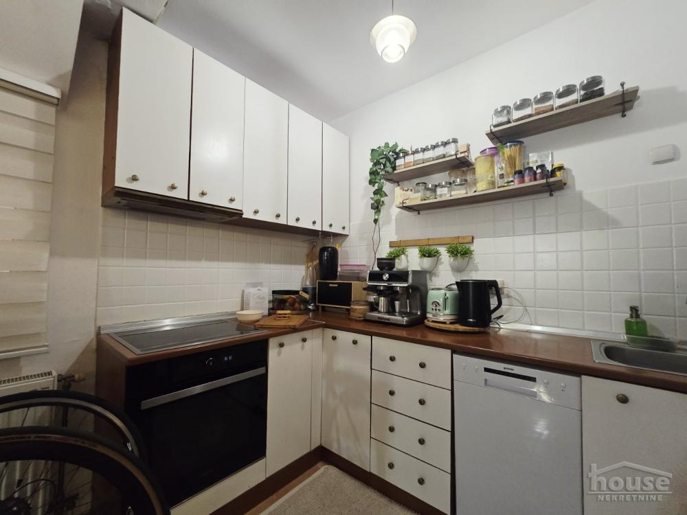 Slika 3 - Stan,NOVI SAD,GRBAVICA,kv: 145.00, € 335000, ID: 1064527