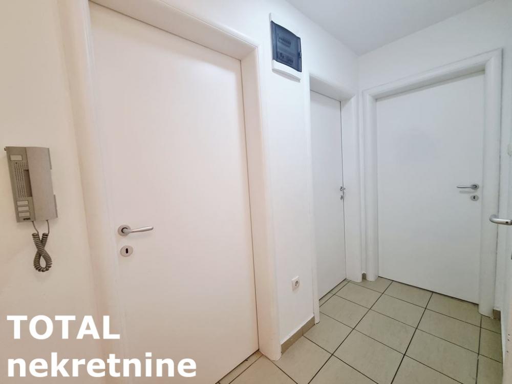 Slika 11 - Stan,NOVI SAD,BULEVAR EVROPE,kv: 81.00, € 166000, ID: 1102043