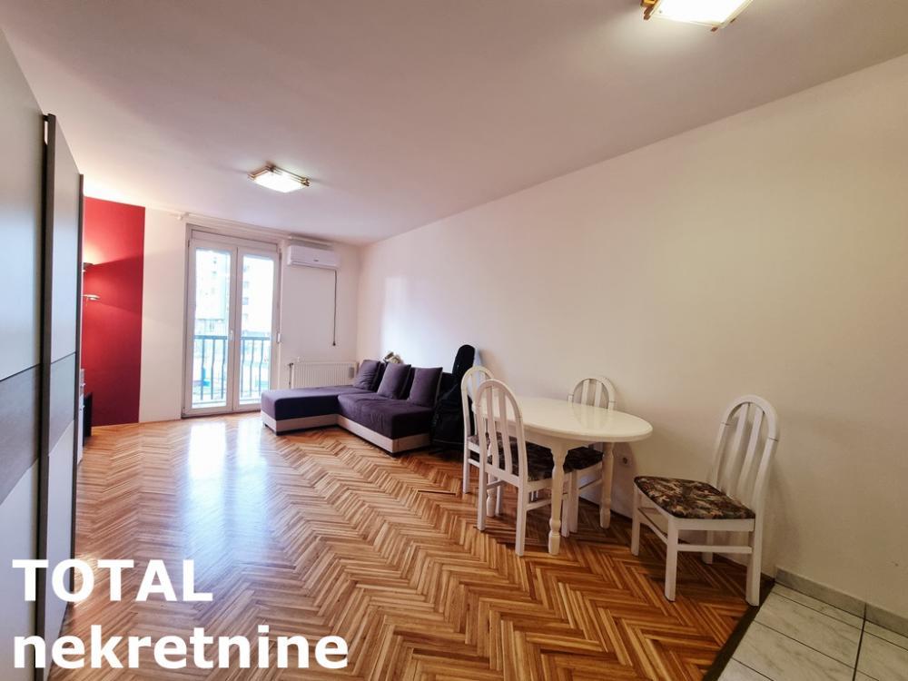 Glavna slika -Stan,NOVI SAD,CENTAR,kv: 31.00, € 95000, ID: 1102219