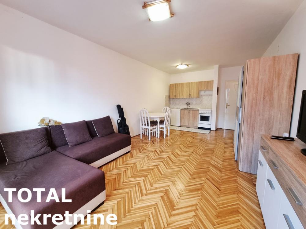 Slika 6 - Stan,NOVI SAD,CENTAR,kv: 31.00, € 95000, ID: 1102219