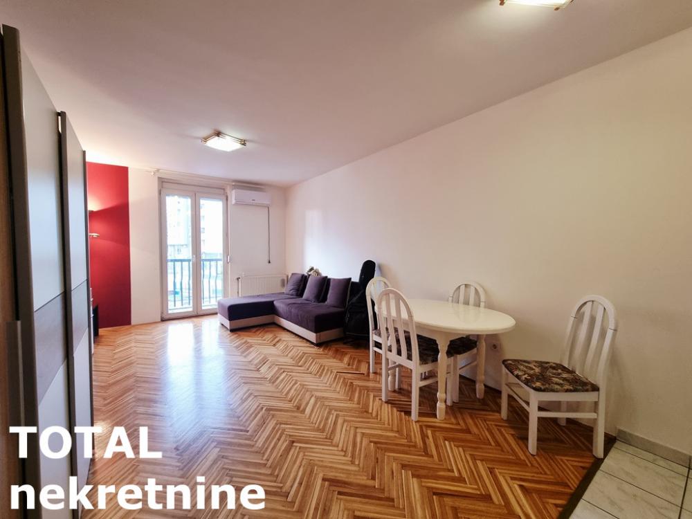 Slika 4 - Stan,NOVI SAD,CENTAR,kv: 31.00, € 95000, ID: 1102219