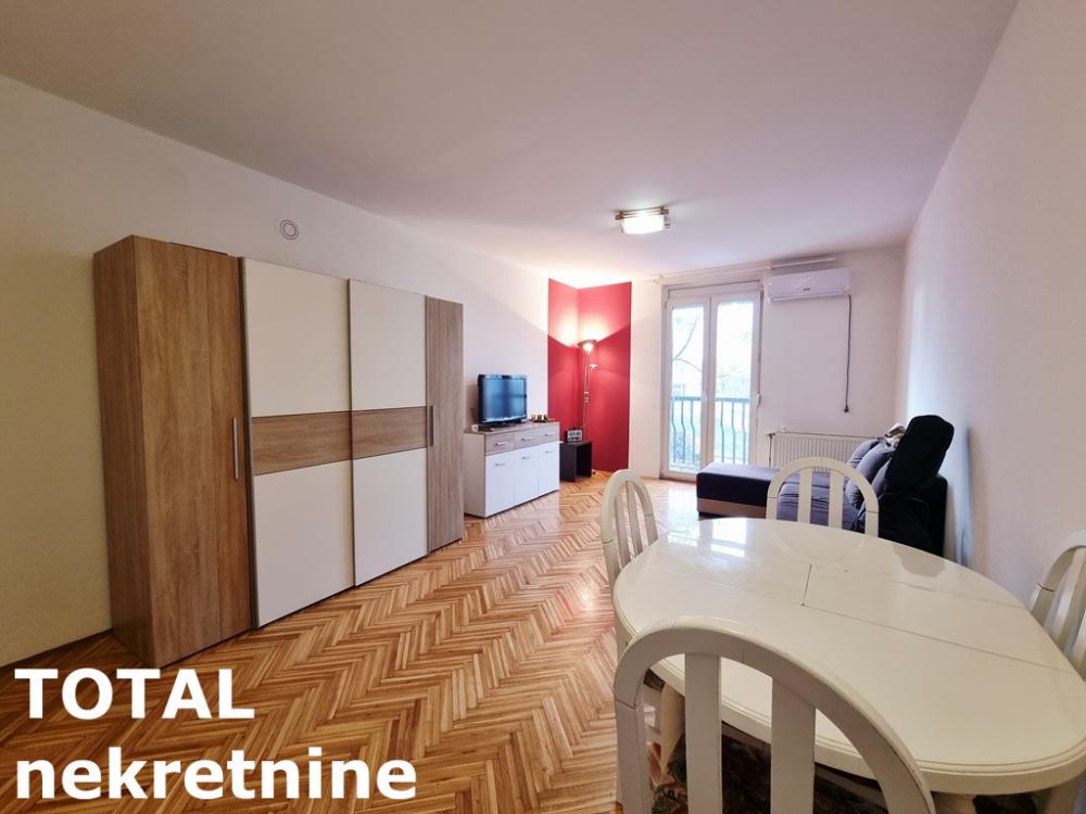 Slika 5 - Stan,NOVI SAD,CENTAR,kv: 31.00, € 95000, ID: 1102219