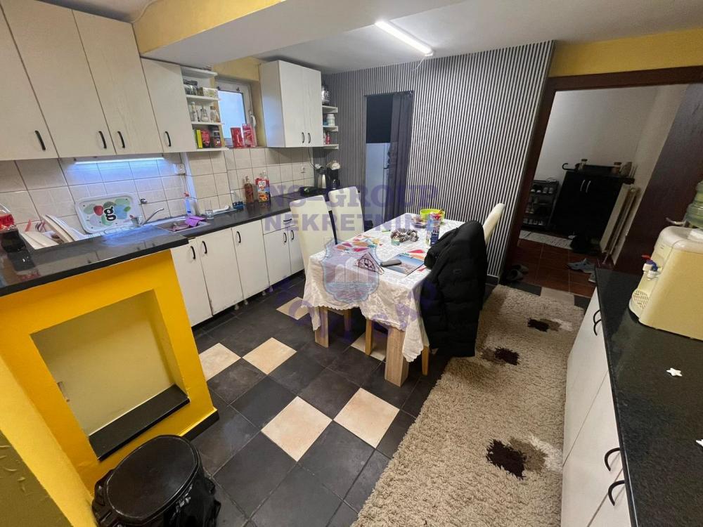 Slika 2 - Dvoiposoban, 68m2, Adamovićevo naselje Novi Sad