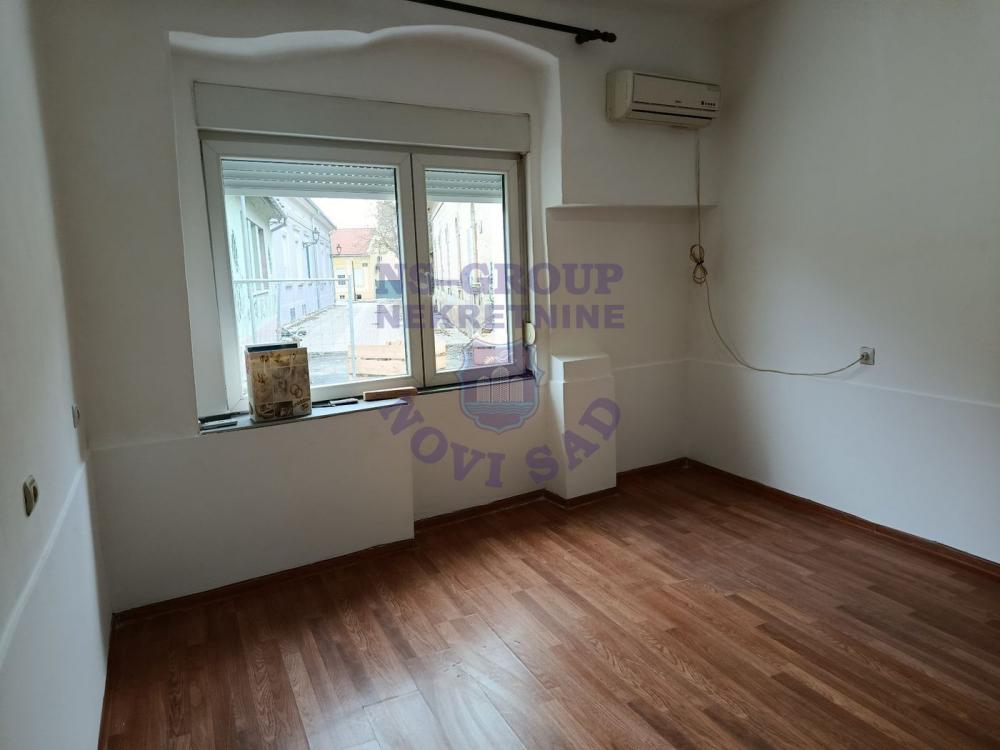 Slika 2 - Jednosoban, 19m2, Podbara Novi Sad