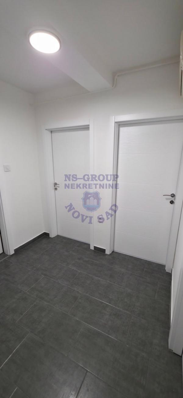 Slika 10 - Dvoiposoban, 50m2, Avijatičarsko naselje Novi Sad, sa terasom, ima lift