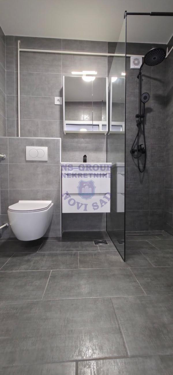 Slika 11 - Dvoiposoban, 50m2, Avijatičarsko naselje Novi Sad, sa terasom, ima lift