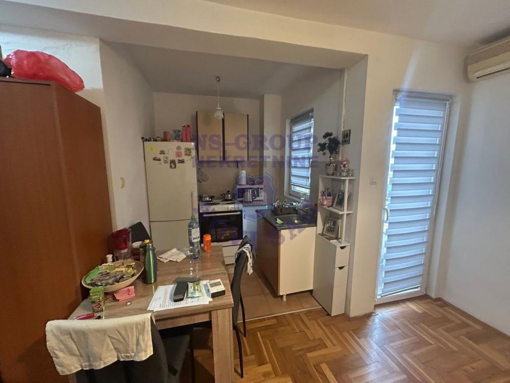 Slika 4 - Prodaja stana, 21m2, Podbara Novi Sad, sa terasom, ima lift