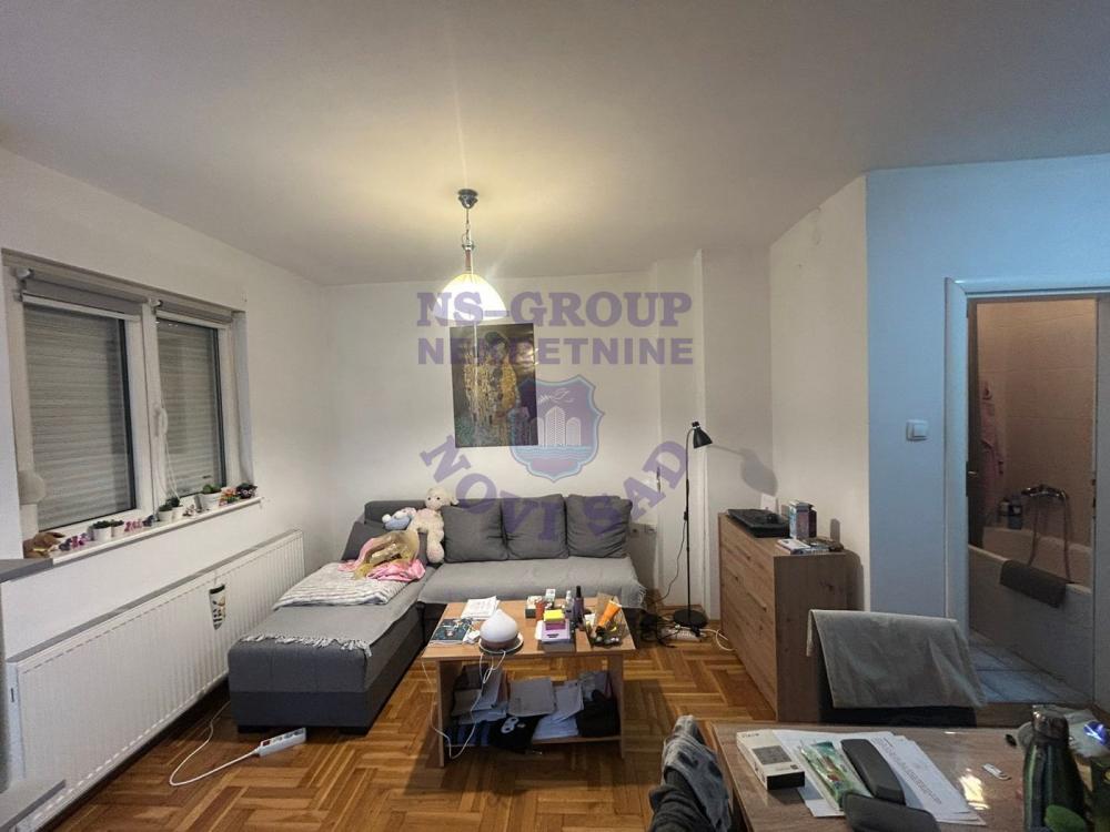 Slika 3 - Prodaja stana, 21m2, Podbara Novi Sad, sa terasom, ima lift