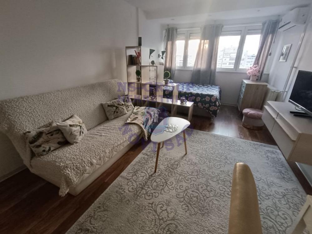 Slika 9 - Odlicna garsonjera na Bulevaru!