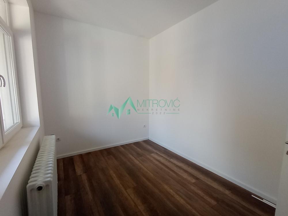 Slika 5 - Novi Sad, Petrovaradin - Trosoban stan 79m2 