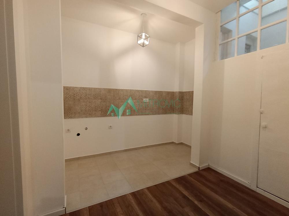 Slika 3 - Novi Sad, Petrovaradin - Trosoban stan 79m2 