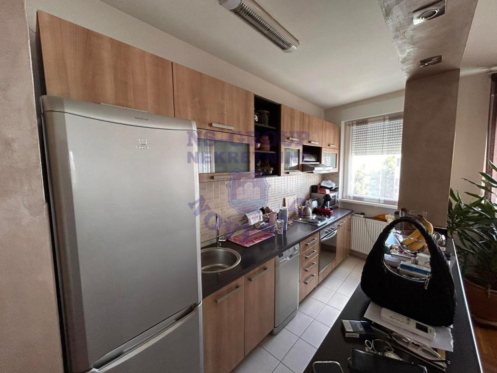 Slika 3 - Prodaja stana, 74m2, Bulevar Evrope Novi Sad, sa terasom, ima lift