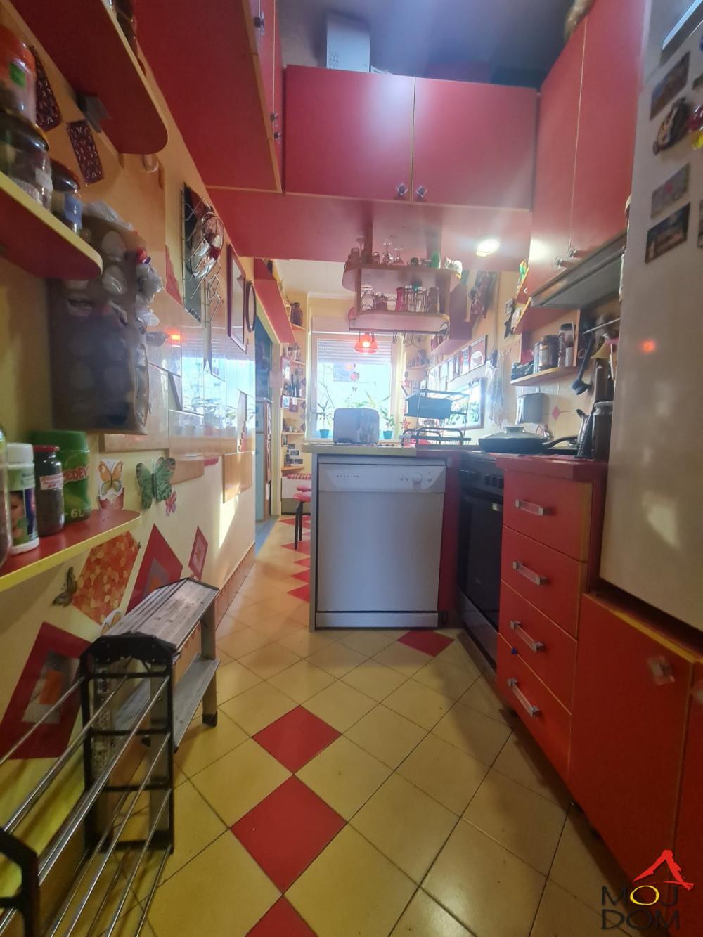 Slika 8 - Stan,NOVI SAD,PODBARA,kv: 48, € 131850, ID: 1031744