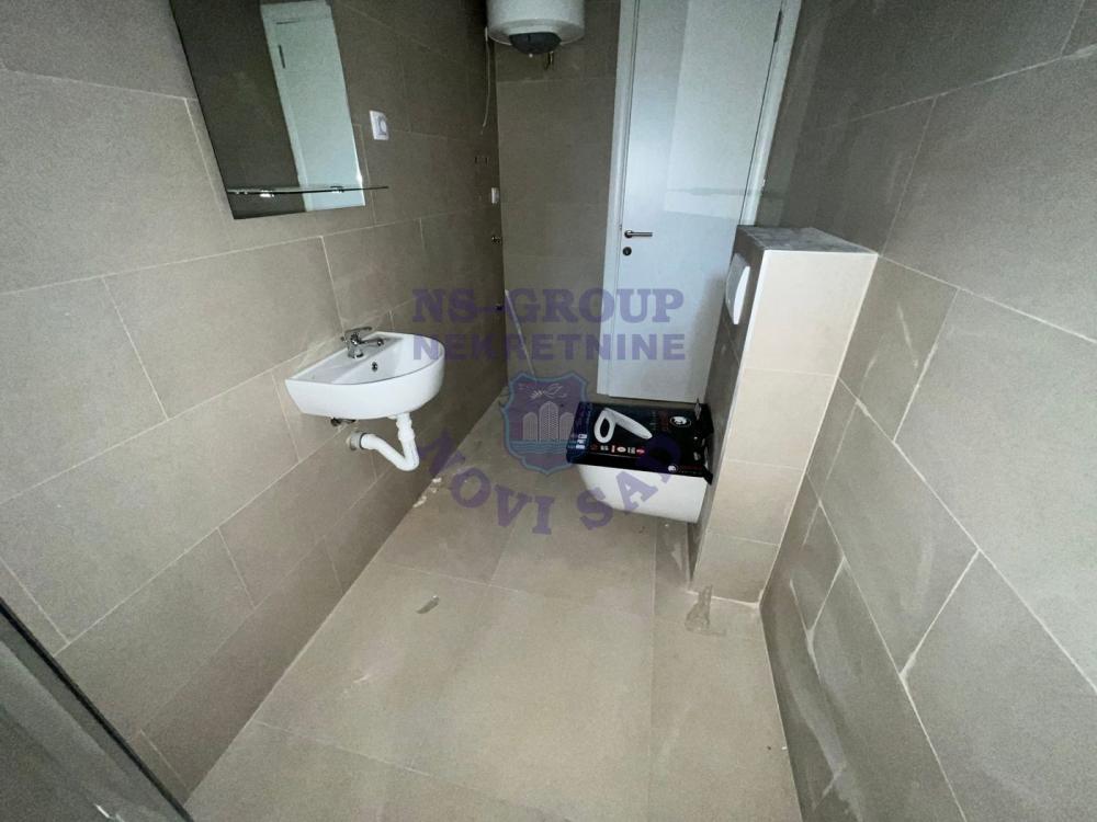 Slika 8 - Odličan četvorosoban stan u Lipovom Gaju! 